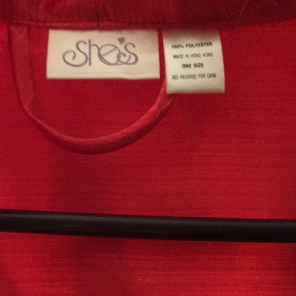 Red silky robe, One size. - Picture 3 of 3